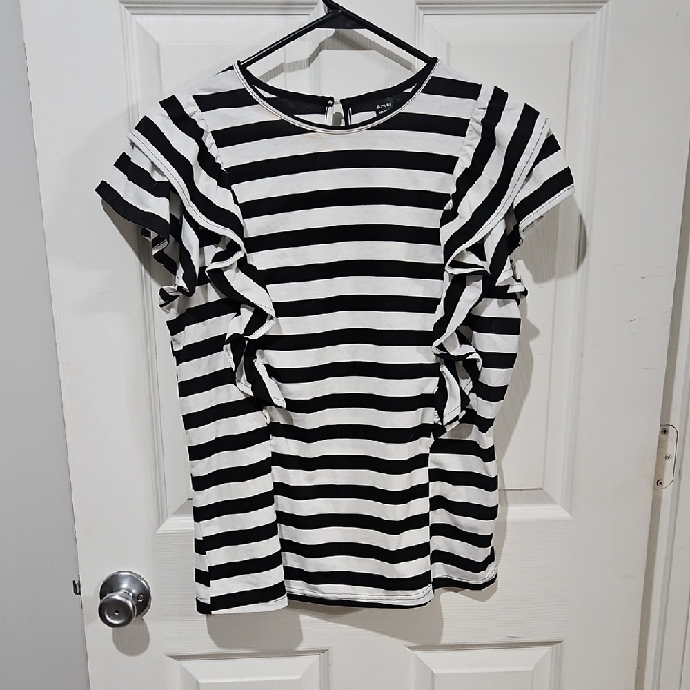 Bundle Sale | 4 For $20| Shein Black/ White Striped Ruffle Sleeve Top Size Large